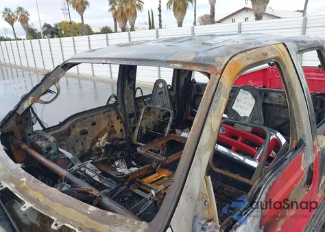 2000 Ford F-350 Lariat/Xl/Xlt from USA, damaged, VIN 1FTSW31F4YEA42214